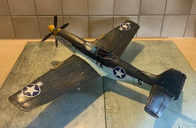 Flugzeug aus Blech - Weltkrieg