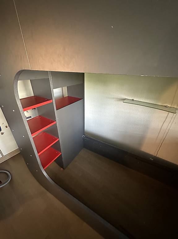 Hochbett mit Schreibtisch