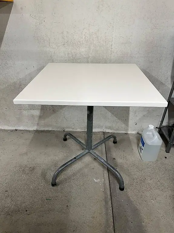 Gartentisch Metall Embru Bigla 69x69cm Weiss neu gestrichen