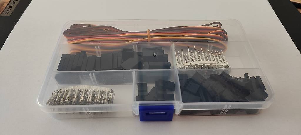 Stecker Set für IR Servo Anschlüsse in Lagerbox inkl. Kabel