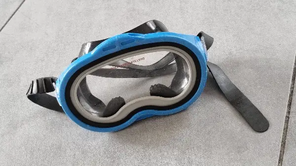 Taucherbrille blau 10cm x 6cm