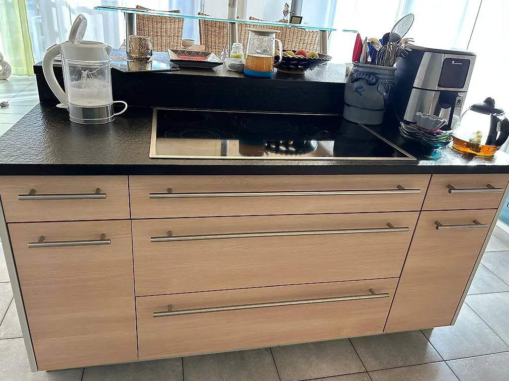 Grosse gebrauchte Küche in sehr gutem Zustandem Zustand