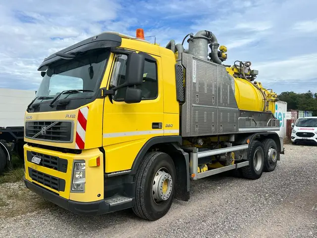 VOLVO, FM 12, Saugwagen