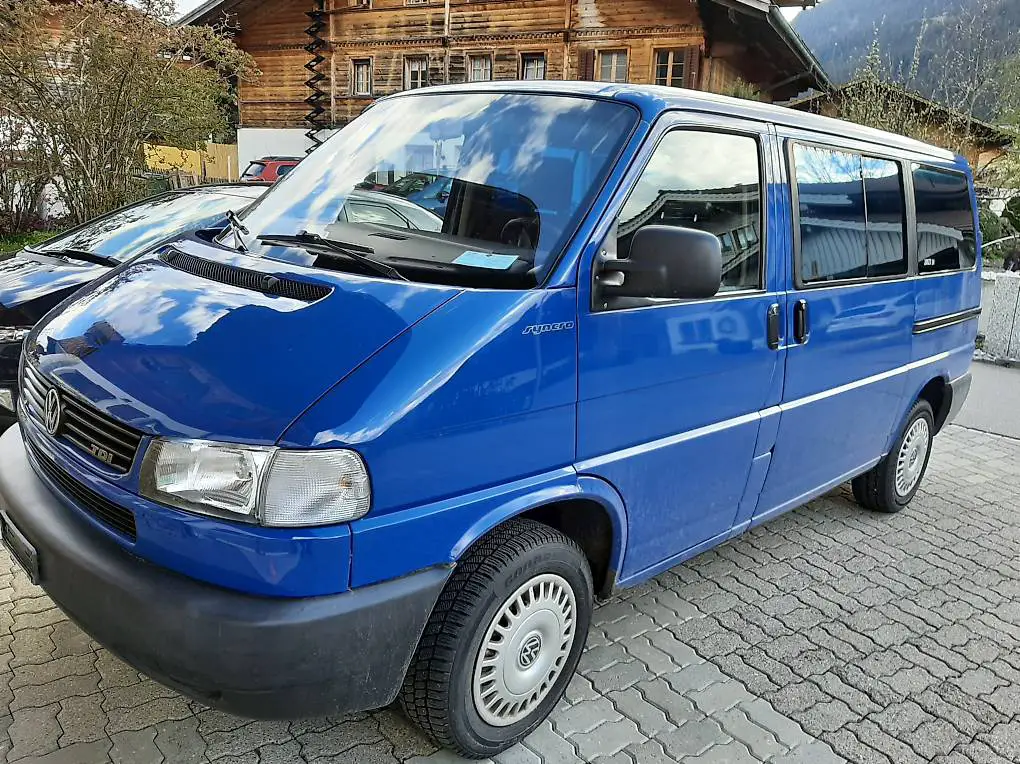 VW T4 Syncro mit AHK 2000kg und Campingbox