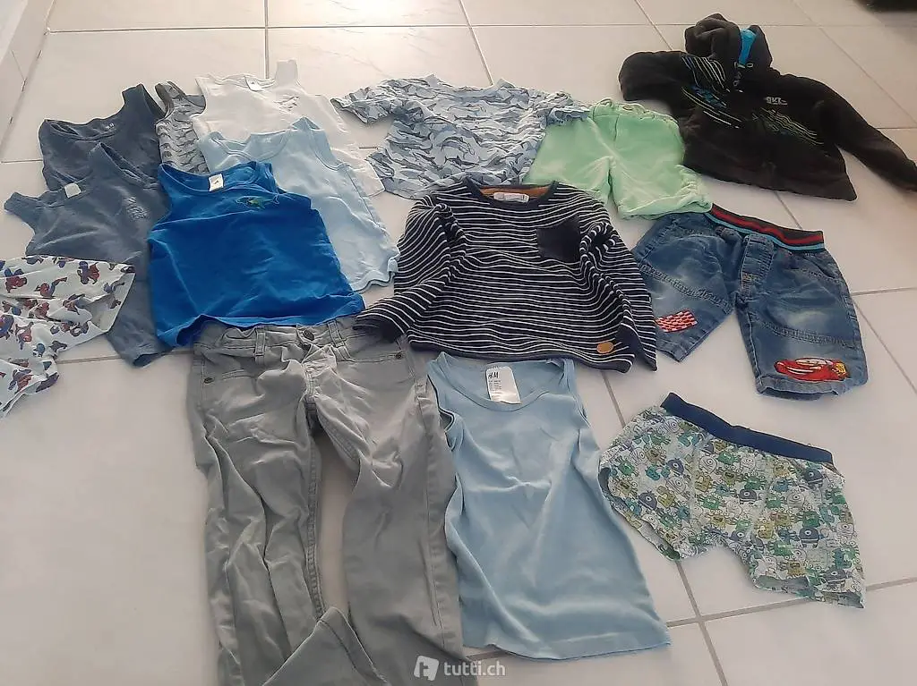 K..133) Grosses Kleiderset Gr. 110