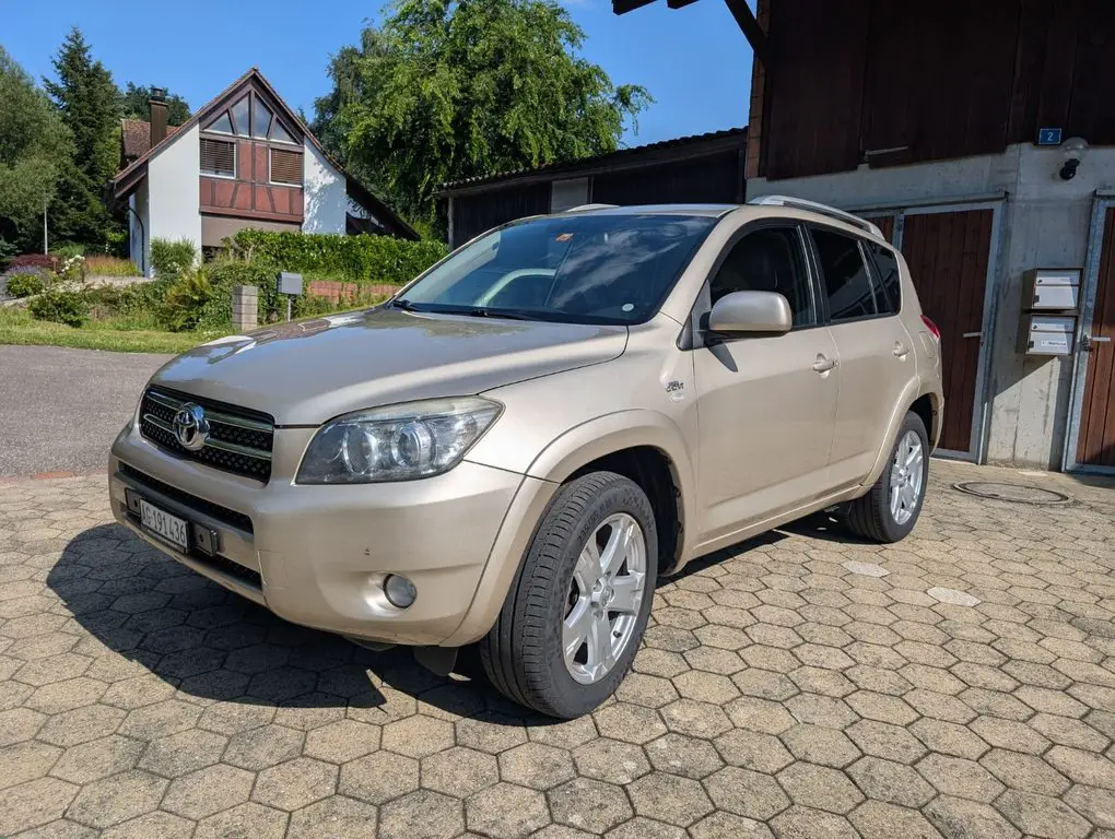 toyota rav4 2.2 d-4d 177 linea sol premium