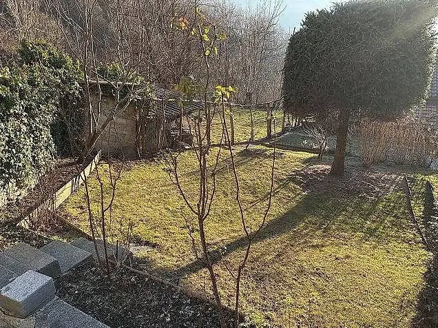 Dorfhaus mit Garten und Aussicht / con giardino e vista