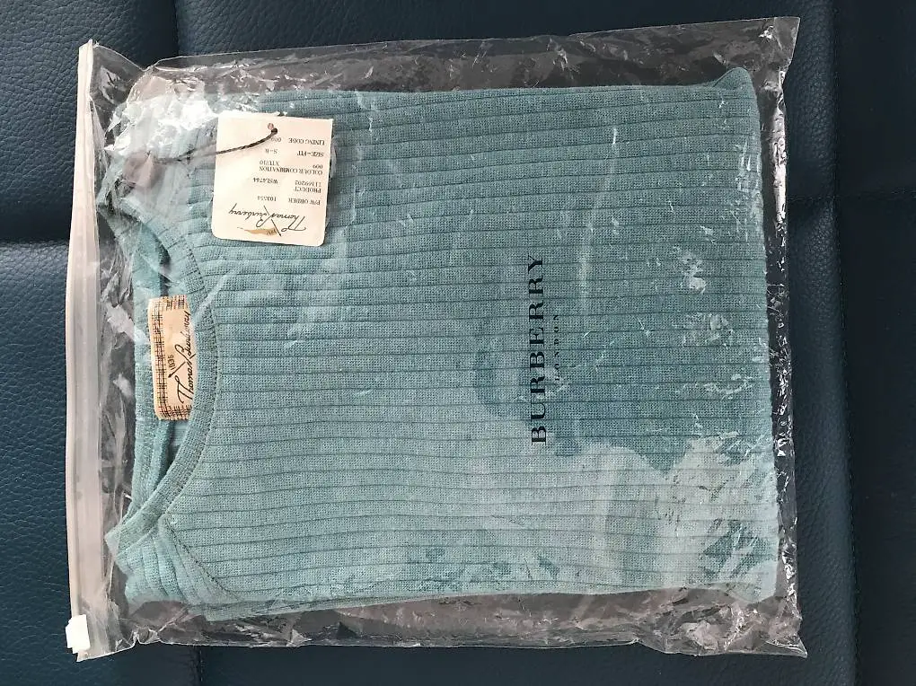 Burberry Langarmpullover grün NEU