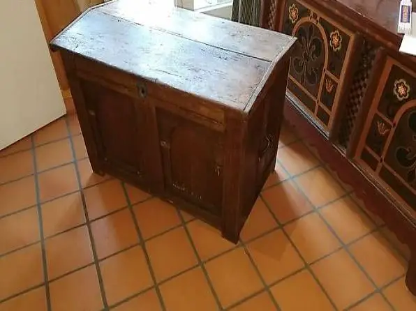  Steinalte Truhe in super Zustand