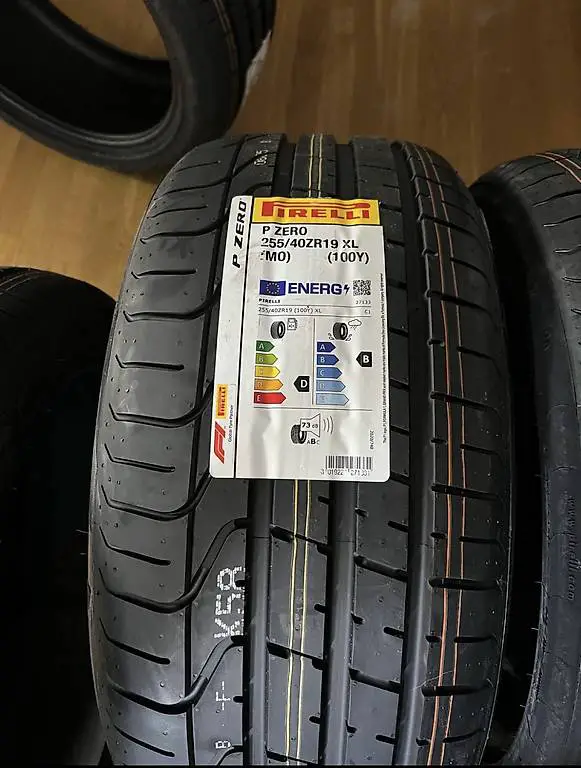 Pirelli P Zero 255 40 19 Sommer