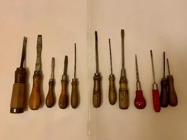 12 Antike Holzbearbeitungs Diverse Werkzeuge