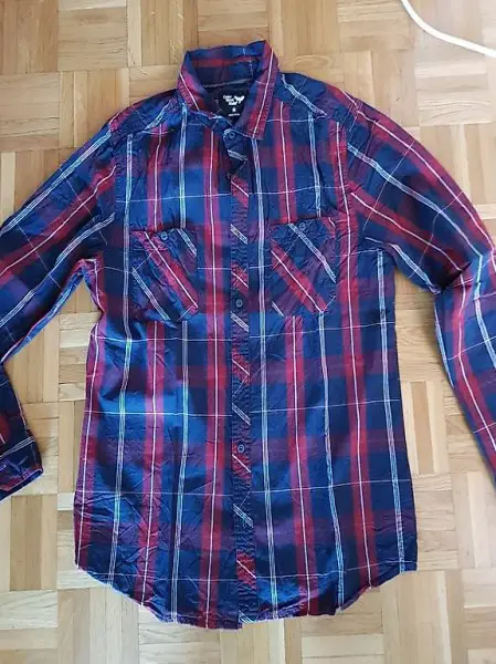 chemise à carreaux