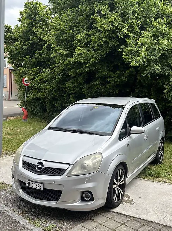Opel Zafira OPC