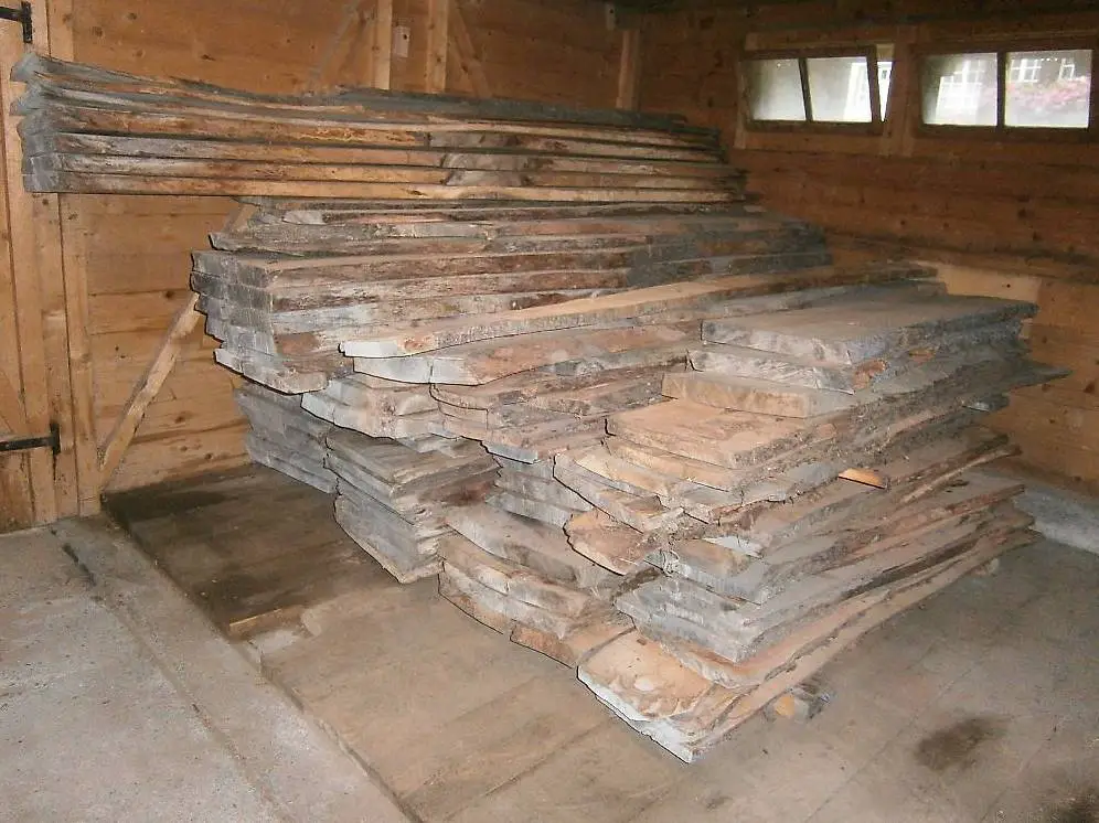 Birnbaum-, Kirschbaum- und Nussbaumbretter