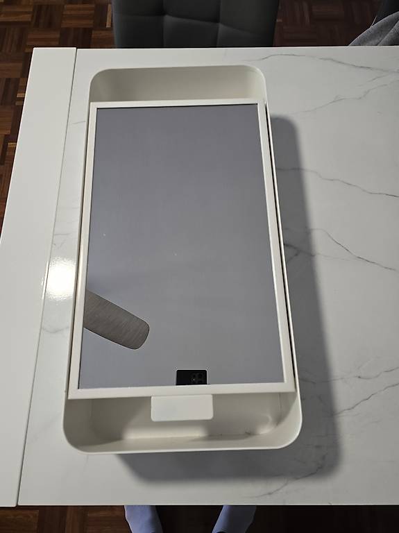 Mobiletto con specchio