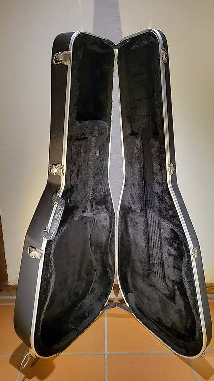 Koffer für Western Gitarren