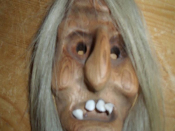 Lötschentaler Hexenmaske,handgeschnitzt
