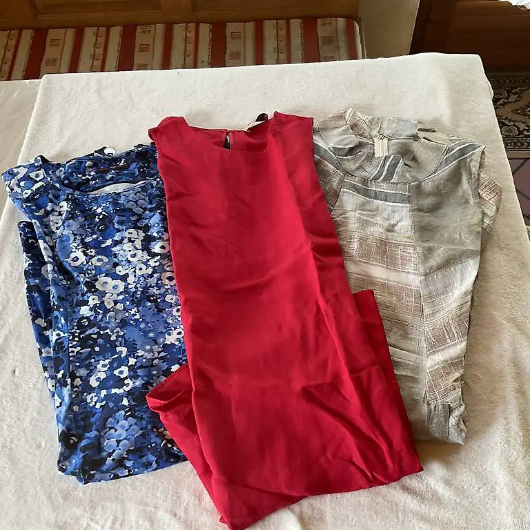 Damenkleider, fast neuwertig, Stückpreis