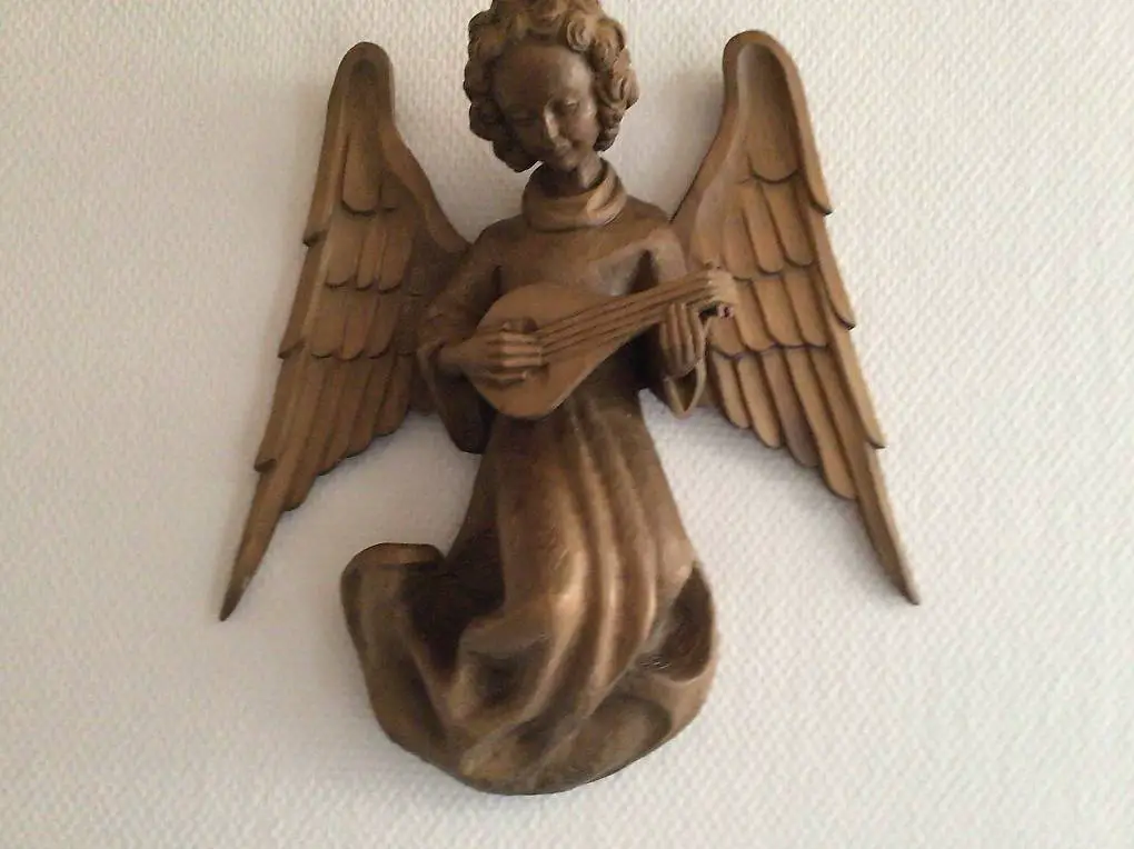 Engel mit Musikinstrument in Echtholz