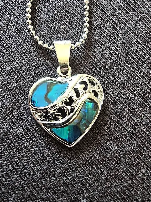 Halskette mit blauem Herzanhänger