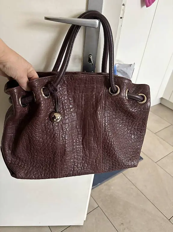 Furla Handtasche wie Neue in Leder