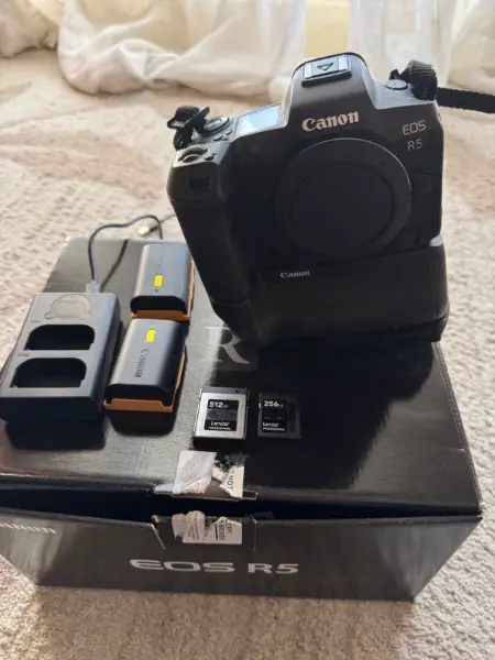 Canon EOS R5 45.0MP Hybridkamera