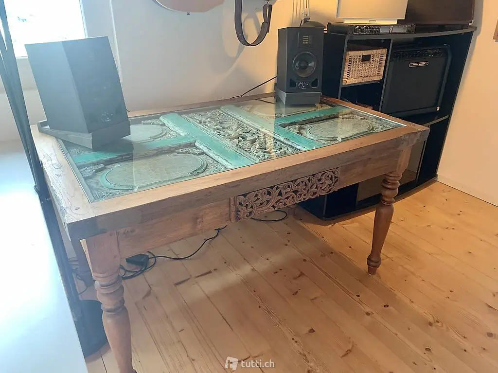 Tavolo dall"isola di Java del 1920