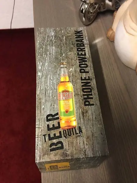 Neu externe Ladegerät als Bierflasche