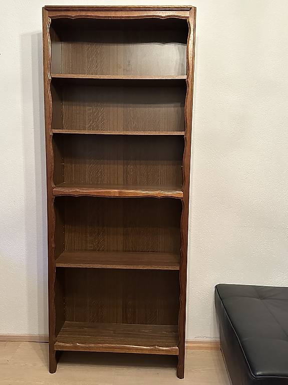 Regal in gutem Zustand