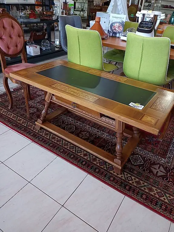 Bündner Salontisch mit Schieferplatte