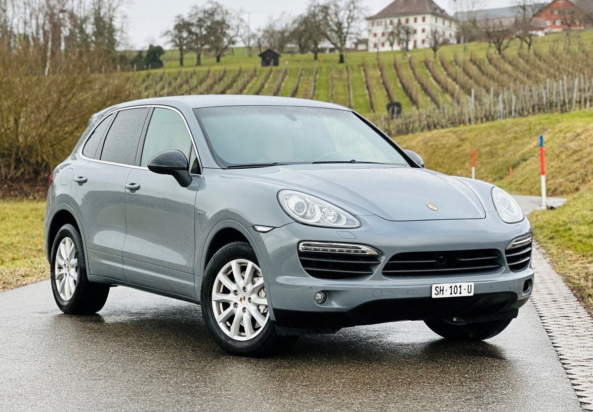 PORSCHE Cayenne S Hybrid *Nardo Grey*