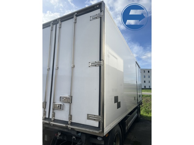 HANGLER, 2 AFEL 18 Klimat. Kasten mit LBW, Kunststoffkoffer isoliert