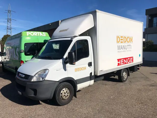 IVECO, Daily 35S17, Kunststoffkoffer