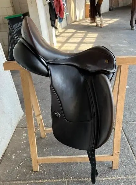 Dressursattel Fichtbauer Paura KCR in dunkelbraun