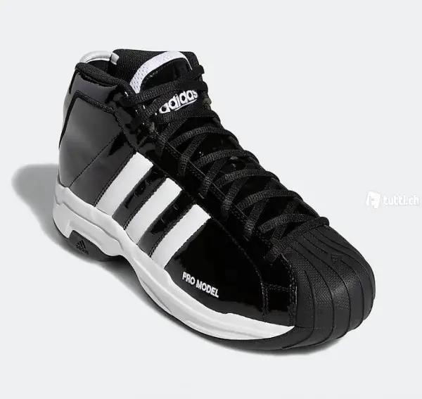 40.6 NEU Adidas Sportschuhe PRO Sneakers Top Lackeffekt