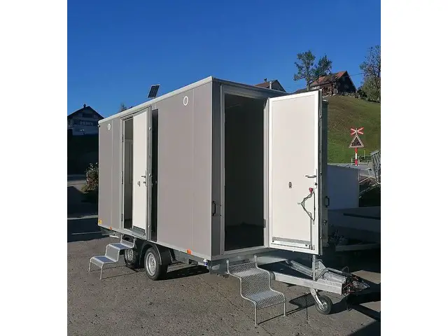 MAX-ANHÄNGER, Kunststoffkoffer isoliert