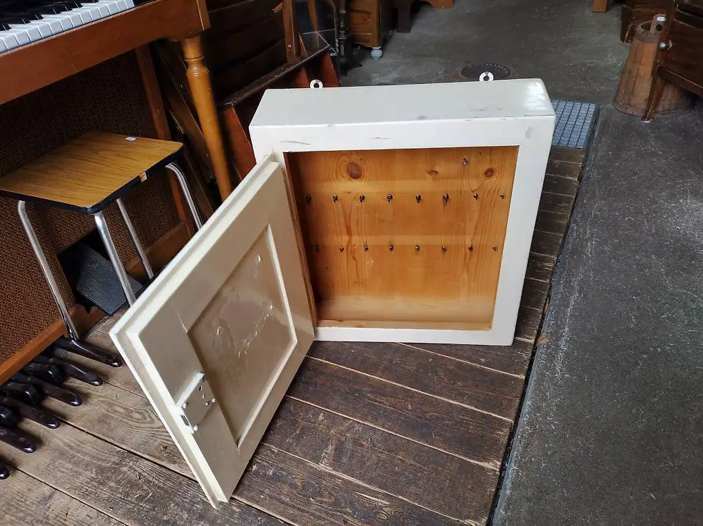 Vintage Schlüsselschrank abschliessbar Wandschrank