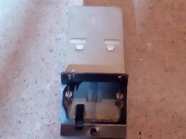 VW Käfer 1303 Aschenbecher Gehäuse.