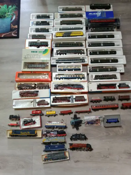 Modelleisenbahn Lot **PLUS 2 LOK"S GATIS**