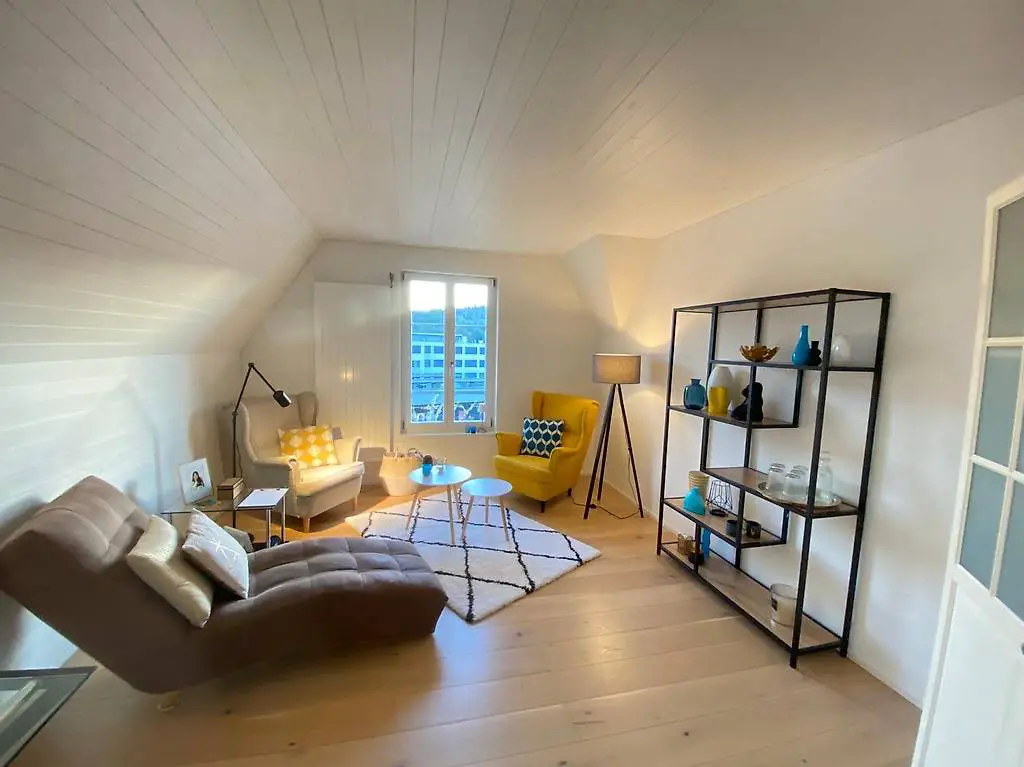 Wunderschöner, preiswerter Praxisraum an toller Lage