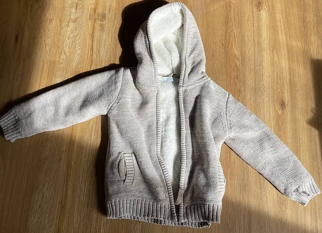 Sweatjacke Grösse 92, für kalte Tage