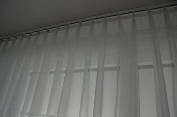 2 Stück schöne weisse Vorhänge.