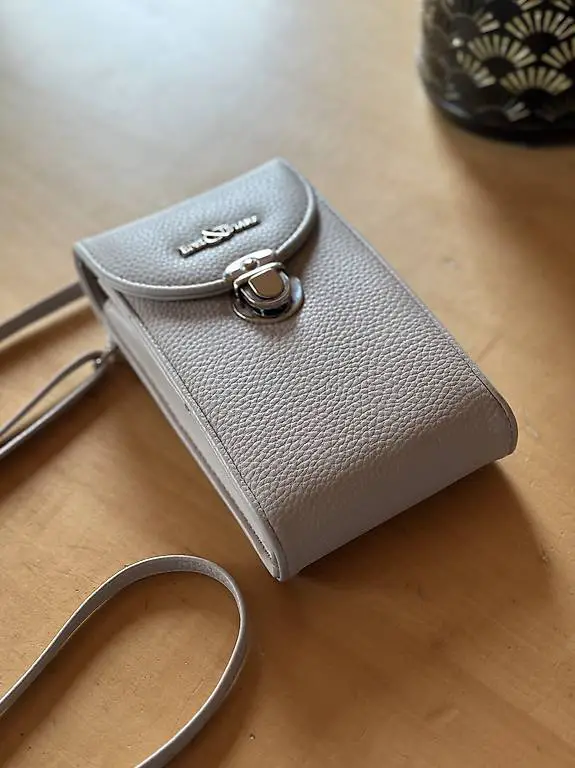 Handytasche beige, zwei sep. Fächer + 4 Kartenfächer