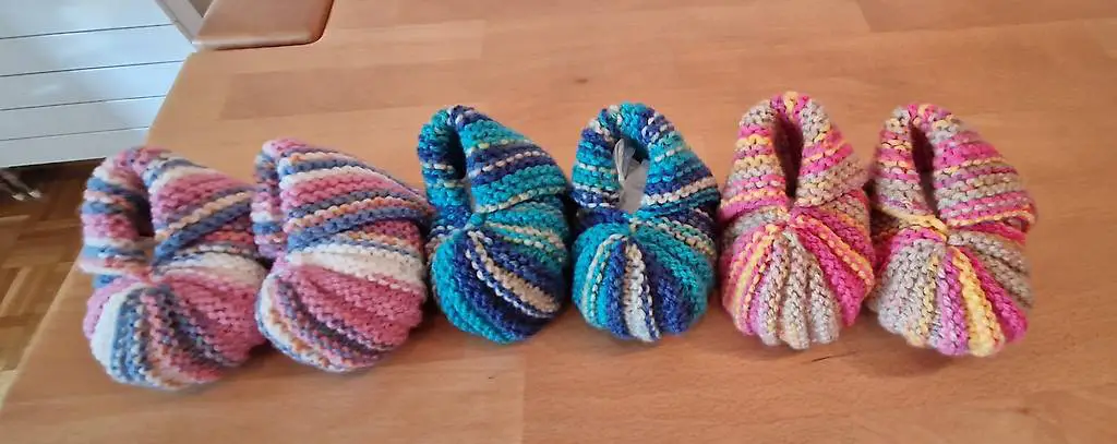 gestrickte Babyfinken