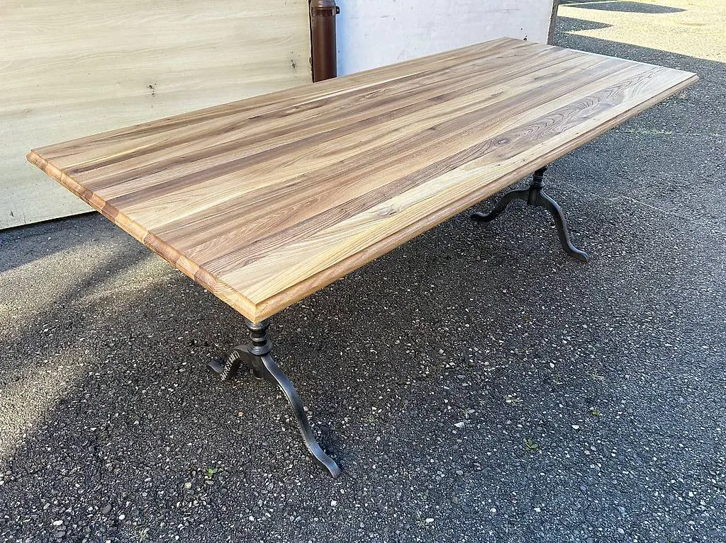 Beizentisch, Gussfusstisch, Ulmen Holz, geölt 200 x 80 cm