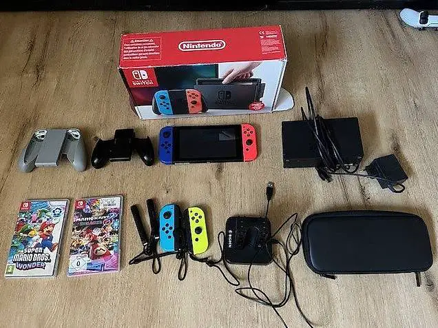 Switch Konsole mit diversem Zubehör und 2 Games