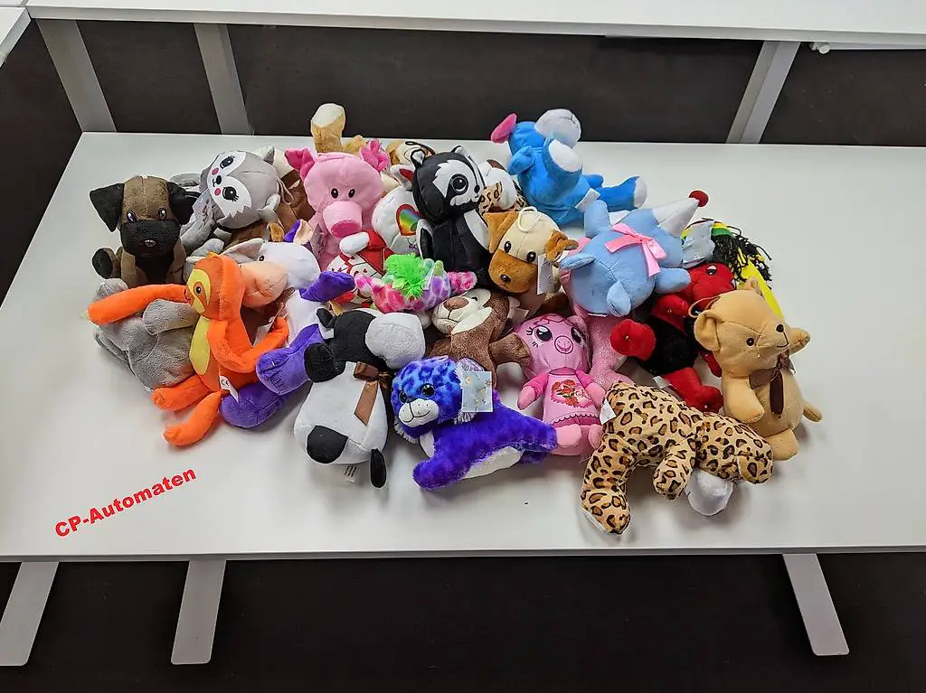 Plüschtiere gross (20-30 cm) - 25 Stück - assortiert