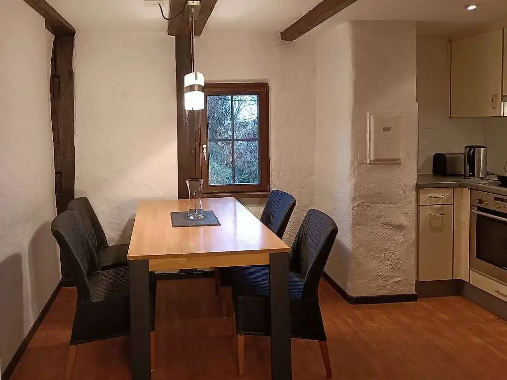 Möbilierte Wohnung im Altbau Riegelhaus 3min vom See