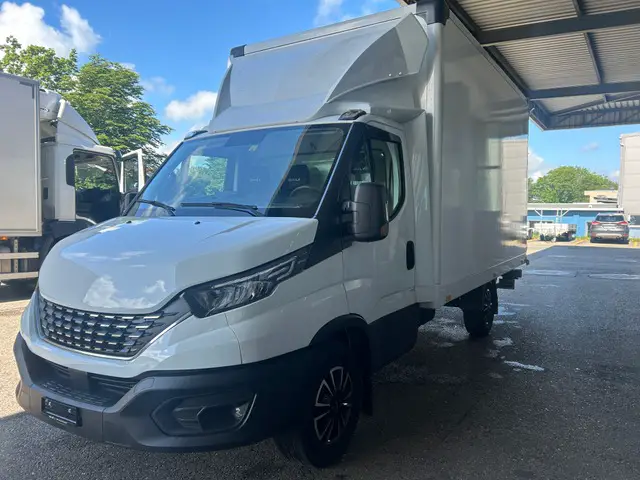 IVECO, 35S18, Kunststoffkoffer