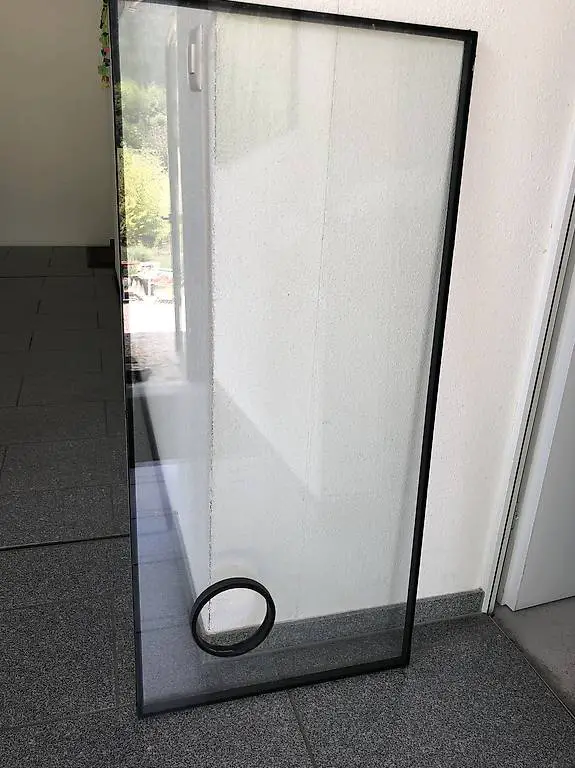 Isolierglasscheibe mit Durchbruch D=134 mm